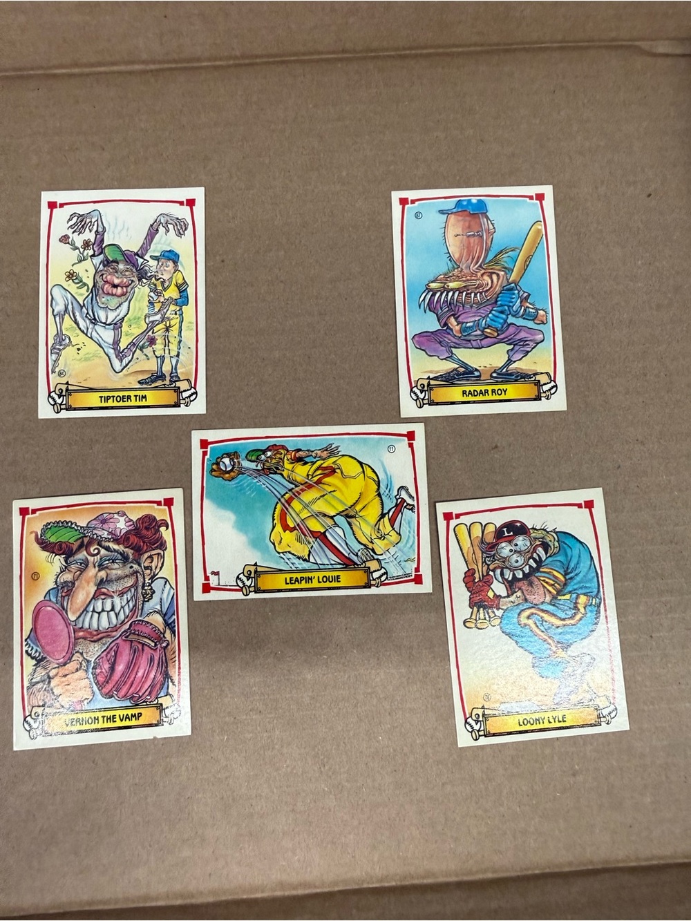 🎉 5 Vintage monster Baseball Character Trading Cards - Multicolor